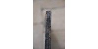 Panneau d’interdiction vintage en métal sur support de bois noir-1